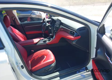 2022 Toyota Camry Xse Hybrid z USA, uszkodzony, nr VIN 4T1K31AK3NU044155